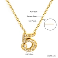 Collier en acier inoxydable plaqué or 18K avec pendentif chiffre 5 et zircons blancs - Chiffre 5 (NE2D36A5G)