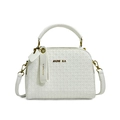 Borsa a mano bianca minimalista con trama a rilievo e dettagli in metallo dorato - Bianco
