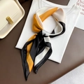 Elegante pañuelo twilly de seda con rayas geométricas amarillas, blancas y negras - Natural Con Borde Negro