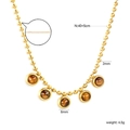 Goldene Kugelkette mit fünf Tigerauge-Anhängern und sicherem Karabinerverschluss - Tigerauge Goldene Perlenkette (NE2E650YG)