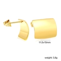 Dettaglio di orecchini rettangolari in oro lucido con dimensioni 11,5x15mm e 3,8g - Stile Arco Rettangolare Lucido (EA5C3201G)