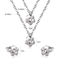 Conjunto de collar y pendientes de flor en acero inoxidable con cristales de circonita - Estilo Plateado (SE226701S)