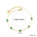 Détail du bracelet doré ajustable serti de cinq pierres ovales vertes élégantes - Bracelet fin à cinq pierres ovales (BR28230JG)