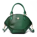 Sac à main vert foncé à motif crocodile avec logo trèfle doré et bandoulière amovible - Vert