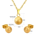 Dettaglio del set di gioielli in acciaio inossidabile dorato satinato con orecchini - Stile Oro Satinato (SE207501G)