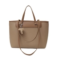 Borsa tote minimalista color crema in pelle martellata con grazioso ciondolo a elefante - Cachi