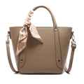 Sac seau taupe en similicuir grainé avec foulard décoratif et bandoulière amovible - Kaki