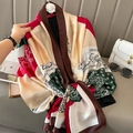 Elegante zijden sjaal met paisleyprint in retro rood en bruin met modeaccessoires - Bordeauxrood