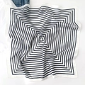 Pañuelo cuadrado de seda de moda con modernas rayas radiales geométricas en blanco y negro - Rayas Blancas