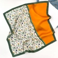 Pañuelo de seda cuadrado con estampado de margaritas verde oscuro y diseño de patchwork naranja - Naranja Beige