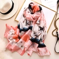 Seidenschal mit Vintage-Kutschenmuster, Kettendetails und eleganten Farbkombinationen - Rosa Pferdekutsche Patchwork (F-319)