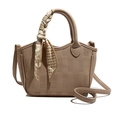 Beige Eimertasche mit geometrischer Textur, Schalgriff und verstellbarem Schultergurt - Khaki
