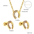 Goldenes Schmuckset aus Edelstahl mit U-Halskette und Ohrringen mit Zirkonia-Besatz - Gold (SE257702G)