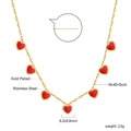 Detailweergave van rode hartjesketting met afmetingen en roestvrijstalen specificaties - Rood Hart Goud Stijl (NE2C170EG)