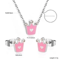 Detailansicht des rosa Kronen-Schmucksets mit Halskette und Ohrringen inkl. Abmessungen - Silber Rosa Krone Stil (SE26090FS)