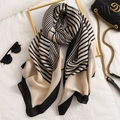 Élégante écharpe de plage rayée noir et beige avec une texture douce effet lin - Rayures Noires et Beige (A-231) / Beige