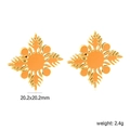 Detail van de oranje emaille bloemoorbellen met afmetingen van 20,2x20,2 mm - Oranje Bloemblad Stijl (EA13480GG)
