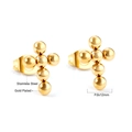 Vue détaillée de boucles d'oreilles croix en acier plaqué or avec dimensions - Cross Hollow (EA539901G) / Or