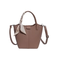 Braune Beuteltasche aus Leder mit Lychee-Muster, dekorativem Seidentuch und Schultergurt - Khaki