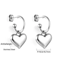 Vue détaillée des boucles d'oreilles cœur en acier inoxydable argenté de 16,5x16,7 mm - Boucles d'Oreilles Créoles Pendentif Cœur 3D Argent (EA554001S)