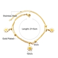 Dettaglio della cavigliera a doppio strato in acciaio dorato con ciondoli a margherita - Margherita (AN109601G) / Oro
