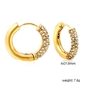 Détail de boucles d'oreilles dorées en C avec zircons et dimensions de 4x21,6mm - Or Mi Poli Zircone Transparent (EA32830AG)