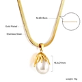 Detalle de collar de acero bañado en oro con colgante de perla dimensiones 16,4x21 mm - Estilo de Cadena de Serpiente de Borla de Perla de Gota (NE2A120AG)