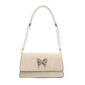 Bolso de hombro blanco crema con adorno de mariposa plateada y cadena chic - Blanco
