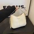Bolso tote vintage de cuero PU blanco crema con etiqueta FASHION y correa ajustable - Blanco Roto