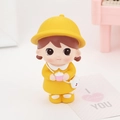 Figurine de fille mignonne en robe jaune avec chapeau, décoration de bureau et gâteau - Fille Style Gourmande (2A)