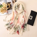 Élégant long foulard en soie à imprimé floral rose pour la plage et protection solaire - 180x145cm / Beige