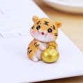 Mini statuetta di tigre in resina con sacco di soldi d'oro per scrivania o auto decor - Stile B Mini Tigre con Sacchetto di Soldi