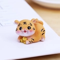 Niedliche Mini-Tigerfigur mit Goldmünzen für Reichtum, kreative Auto- und Tischdekoration - Stil D Mini-Tiger mit Goldmünzen