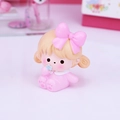 Graziosa statuina per torta principessa rosa con codini dorati e un grande fiocco - Ornamento Ragazza con Fiocco (BJ-11C)