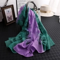 Écharpe longue élégante avec dégradé vert-violet et broderie florale en relief - Violet + Vert