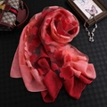 Élégante écharpe en soie dégradé rouge avec broderie florale 3D pour femme - Rouge et Rose