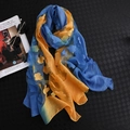 Écharpe longue élégante dégradé bleu et orange avec broderies florales délicates - Bleu + Gingembre
