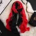 Écharpe élégante en soie dégradé rouge et noir avec broderie florale en relief chic - Rouge & Noir