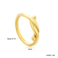 Dettaglio dell'anello a treccia placcato oro 18k con larghezza 6mm e misure 6, 7 e 8 - US 6 / Stile Doppia Sfera Intrecciata Dorata (RI169506-8G)