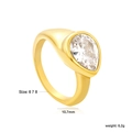 Dettaglio dell'anello con diamante a goccia in acciaio oro 18k con larghezza 10,7 mm e peso 6,2 g - US 6 / Trasparente Goccia d'Acqua (RI1678A6-8G)