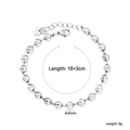 Makroansicht des Edelstahl-Kugelarmbandes mit 6mm Perlen und einem stabilen Karabiner - Silber