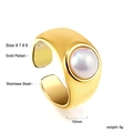 Details des vergoldeten Edelstahlrings mit einer großen 12mm Perle und Maßen - US 6 / 12mm Einzelne Große Perle Stil (RI132306-9G)