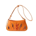 Sac baguette orange vif avec détails de lacets de baskets et fermetures éclair argentées - Orange