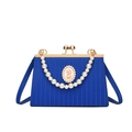 Königsblaue Plissee Handtasche mit Perlenkette und Vintage-Cameo-Ornament - Blau