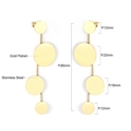 Detail der 85mm vergoldeten Edelstahl-Ohrringe mit vier runden Plättchen in Geometrie-Optik - Gold Stil (EA545001G)