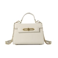 Bolso bandolera trapecio de cuero blanco roto con textura fina y cadena dorada - Blanco