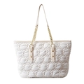 Weiße gesteppte Cloud-Tasche mit Puffer-Textur und goldener Kette für Damen - Weiß