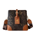 Bolso saco retro marrón con estampado de monograma, ribete de cuero y correa de jacquard - Café Con Letras