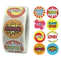 Rollo de pegatinas motivadoras para niños con frases como Wow y Super Star en colores - Estilo de Frases de Recompensa Coloridas (A)