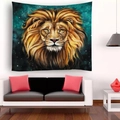 Arazzo da parete con stampa digitale leone e criniera dorata per arredo soggiorno - Leone con criniera dorata e cielo stellato (Stile 2) / Piccolo